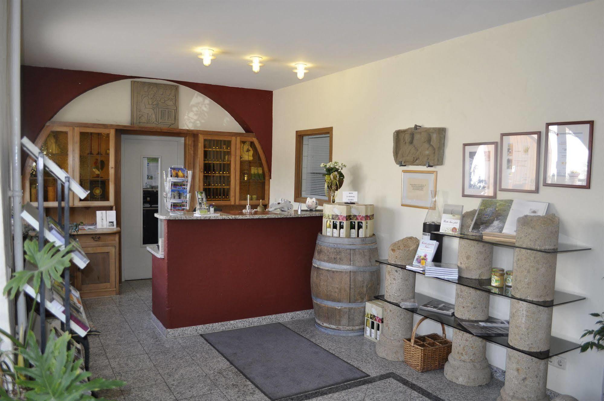 Hotel Und Weingut Karlsmuehle Mertesdorf Exterior foto